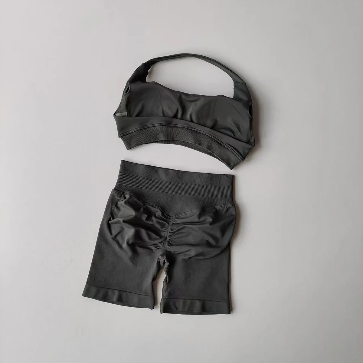 Women Seamless 2-Piece Yoga Set Halter Sports Bra & Impact Shorts