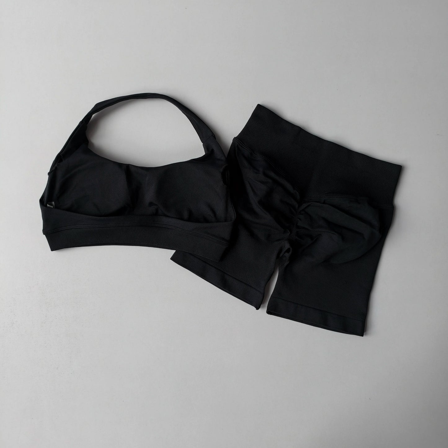 Women Seamless 2-Piece Yoga Set Halter Sports Bra & Impact Shorts
