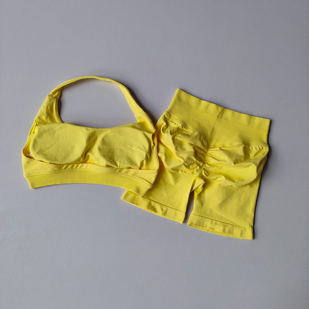 Women Seamless 2-Piece Yoga Set Halter Sports Bra & Impact Shorts